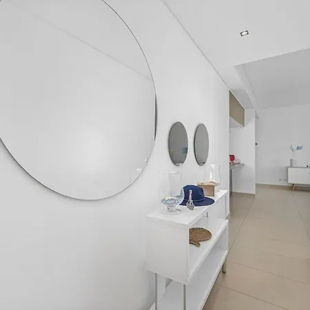 Appartamento Pool & Close To - Parking, Ac & Wifi