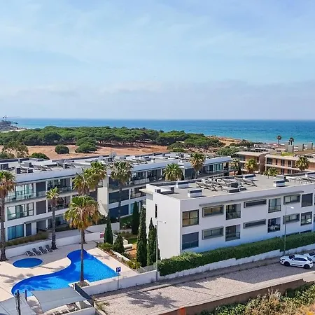 Pool & Close To - Parking, Ac & Wifi Apartment