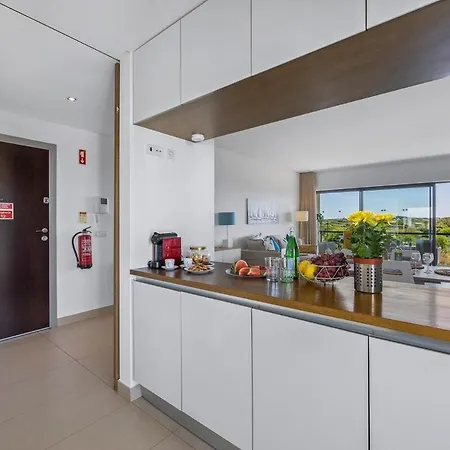 Pool & Close To - Parking, Ac & Wifi * Quarteira