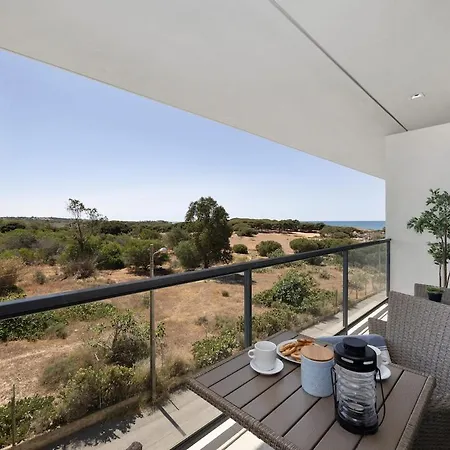 Appartamento Pool & Close To - Parking, Ac & Wifi Quarteira