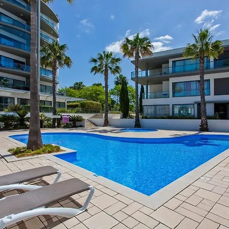 Pool & Close To - Parking, Ac & Wifi Quarteira